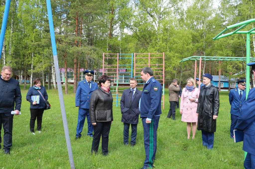 Проверка лагеря. Источник фото — пресс-служба прокуратуры