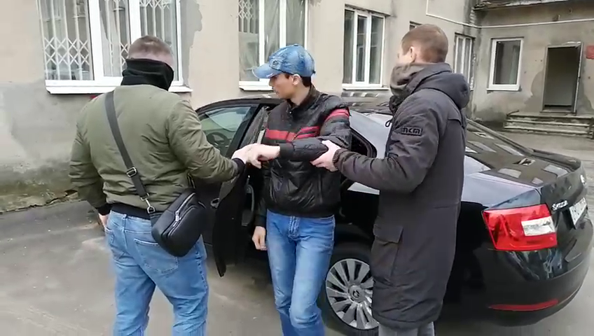 Подозреваемый, фото –– пресс-служба ФСБ террорист.png