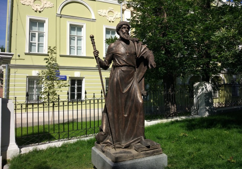 Грозный_на_аллее_правителей.jpg Грозный_на_аллее_правителей.jpg