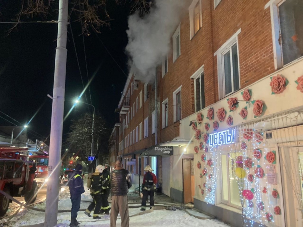 Пожар_Владимир_Гагарина_08-03-21_3.jpg Пожар_Владимир_Гагарина_08-03-21_3.jpg