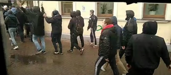 ПрессуютФанатов_6.jpg ПрессуютФанатов_6.jpg