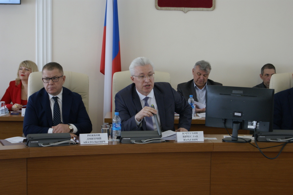 Вячеслав Картухин справа.JPG