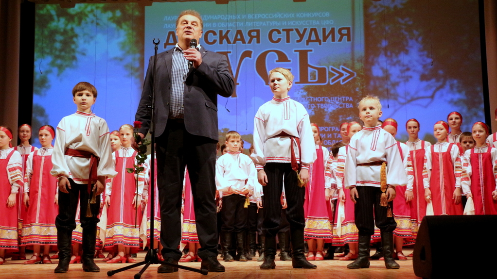 Антонов на сцене.JPG